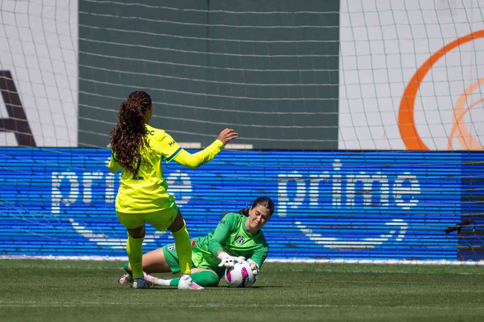 Bay FC's Goalkeeper Jordan Silkowitz against Washington Spirit's Trinity Rodman at Oracle Park